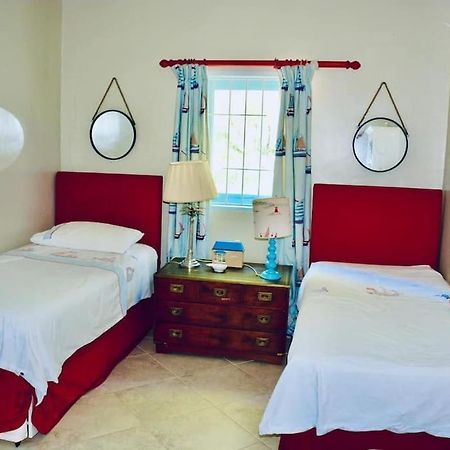 Villa In Hamilton Estate Charlestown Extérieur photo