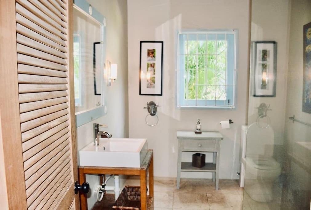 Villa In Hamilton Estate Charlestown Extérieur photo