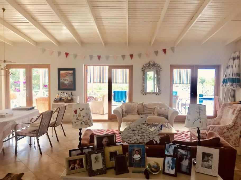 Villa In Hamilton Estate Charlestown Extérieur photo